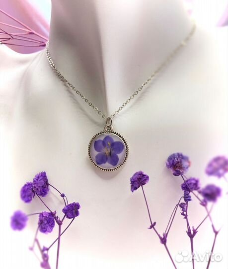 Кулон из эпоксидной смолы