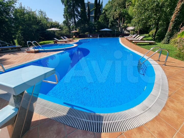 Дом 800 м² на участке 50 сот.