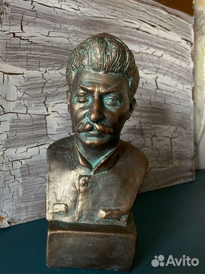 Бюст Сталина И.В