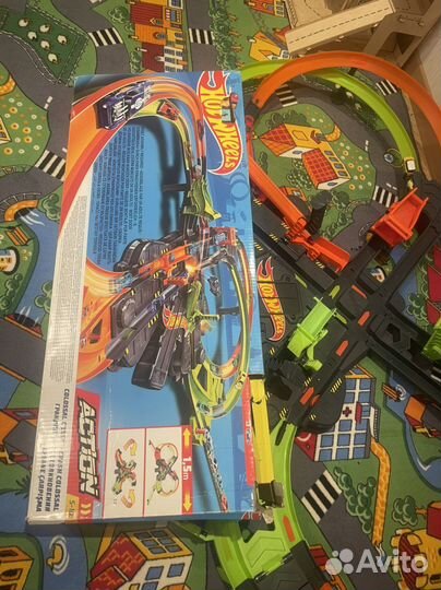 Hot Wheels Colossal Crash Track Set