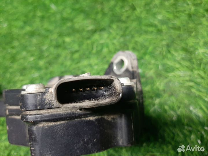 В наличии: Педаль газа на Toyota Camry 4