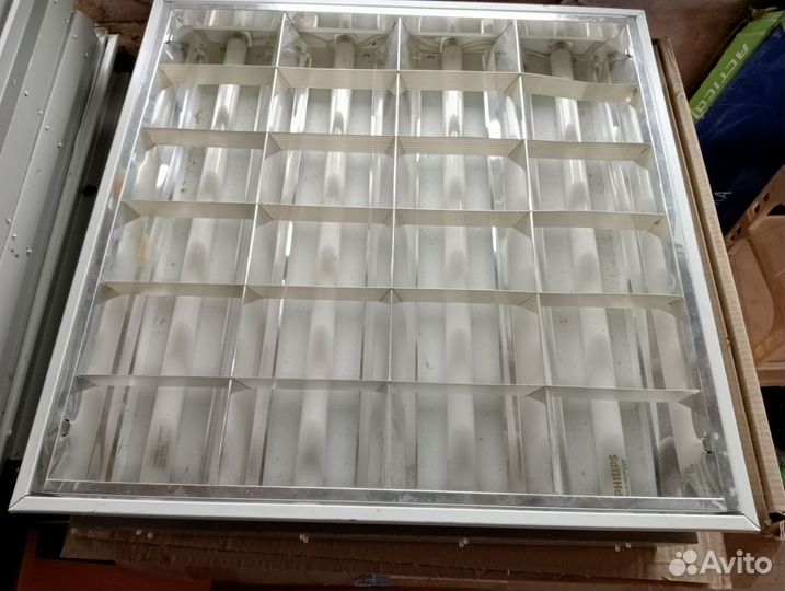 Светильник потолочный встраиваемый