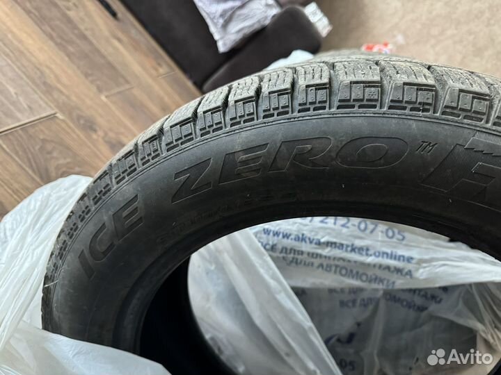 Pirelli Ice Zero FR 235/55 R19 105H