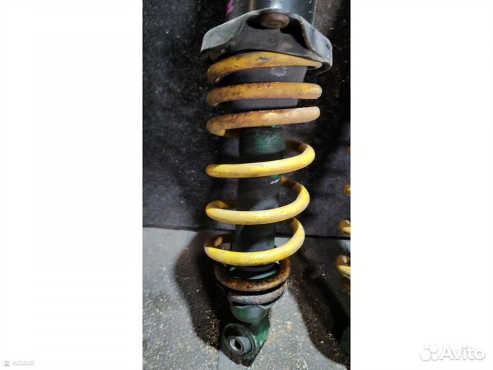 Стойка на toyota celica ZZT231