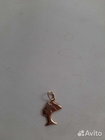 Продается оригинальная золотая подвеска царица Неф