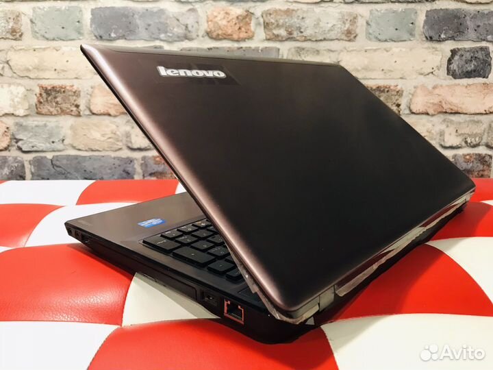 Металлический Lenovo Z570 в идеале Core i3-2350