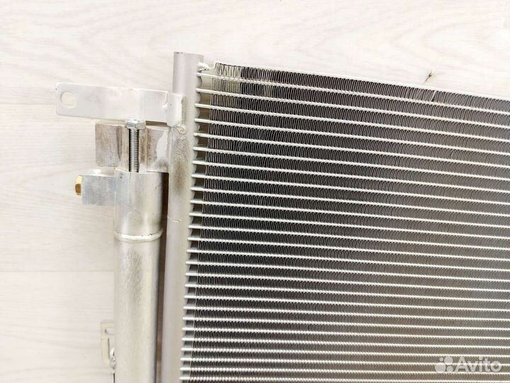 Радиатор кондиционера Volvo XC90