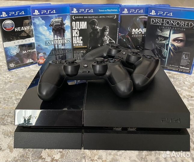 Sony PS4 +2 геймпада+ 5 дисков