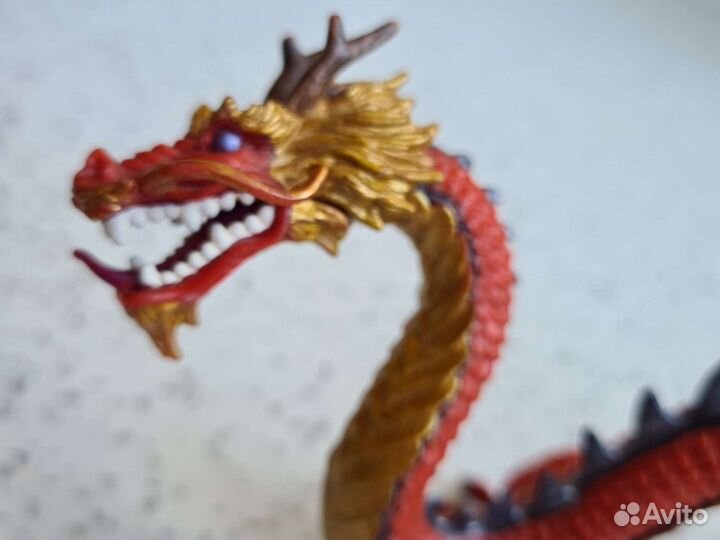 Дракон золотой фигурка игрушка