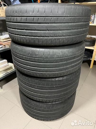 Dunlop SP Sport Maxx RT 2 255/40 R21 и 285/35 R21 105Y