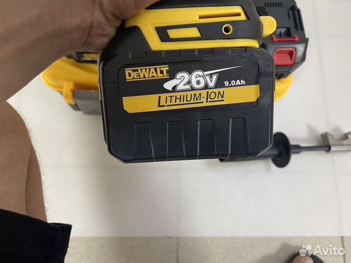 Шуруповерт для дедоруба DeWalt