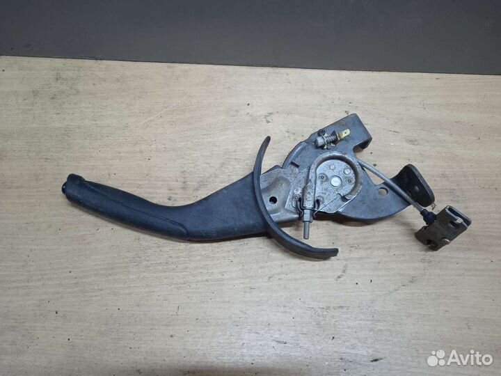 Рычаг стояночного тормоза Mitsubishi carisma митсу