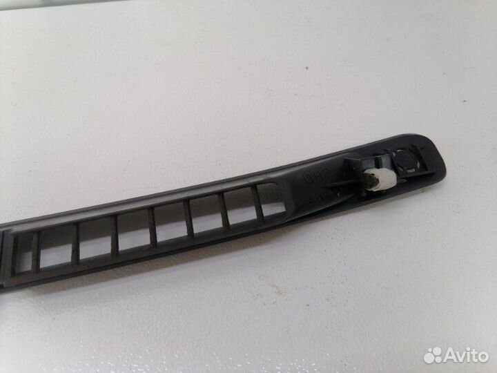 Решетка панели Toyota Corolla E150