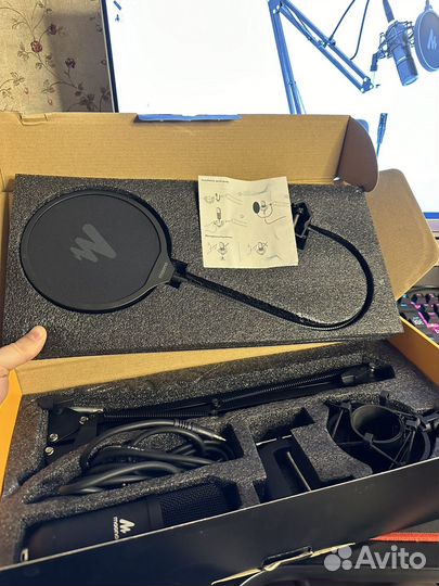 Конденсаторный микрофон, пантограф, держатель