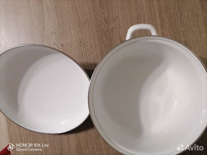 Кастрюля эмалированная новая