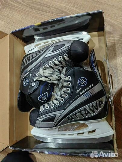 Коньки хоккейные 35 размер