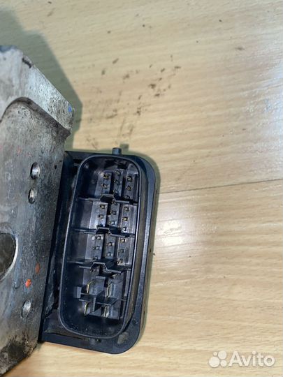 Блок абс ABS Toyota Mark X X120 GRX120