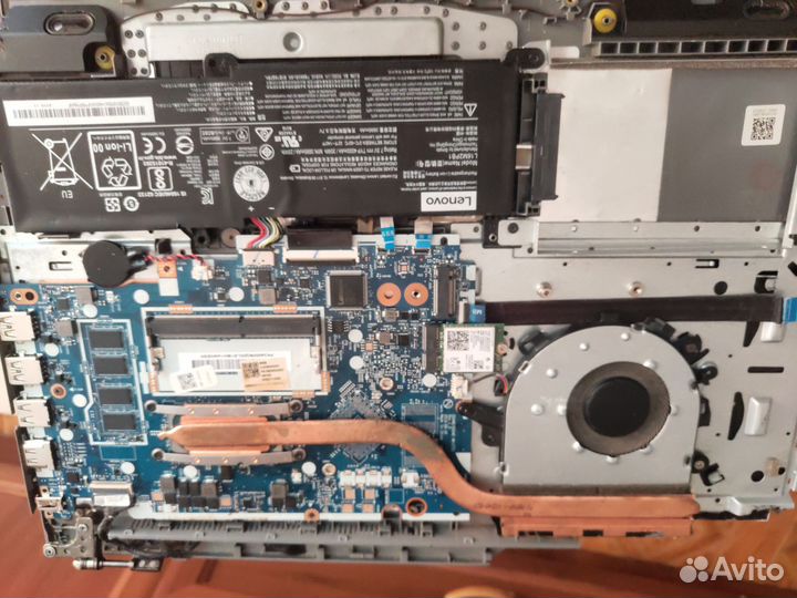 Ноутбук на запчасти lenovo