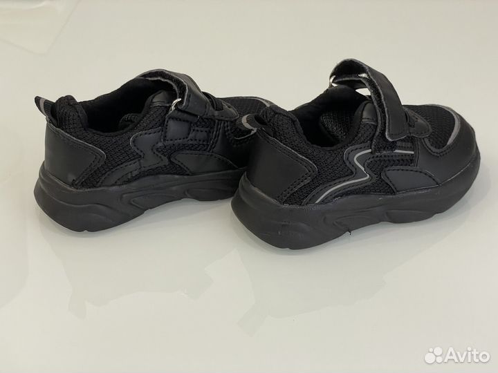 Кроссовки 22 размер