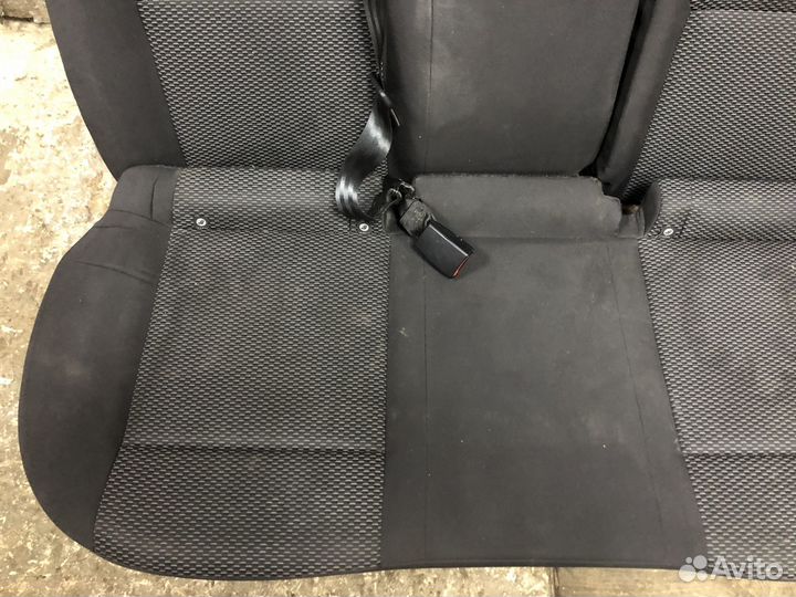 Заднее сиденье Volkswagen Polo 6