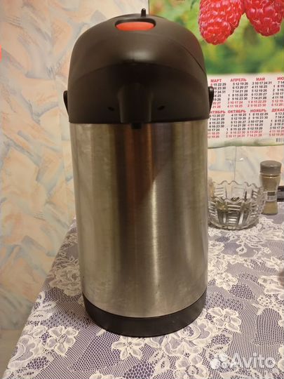 Продам термос помповый
