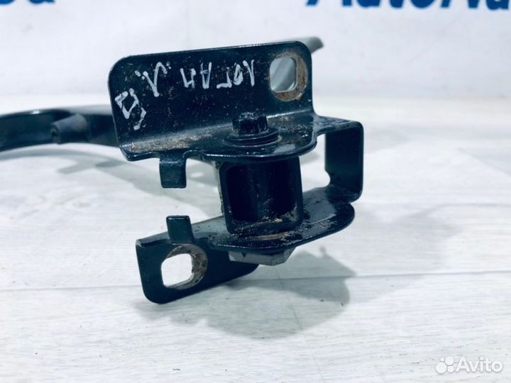 Петля двери багажника левая Renault Logan седан