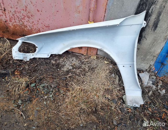 Правое переднее крыло qualis