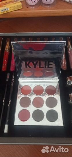 Подарочный набор косметики kylie
