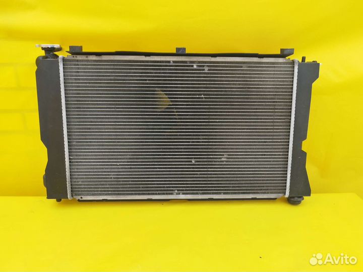 Радиатор охлаждения Toyota Avensis Т250