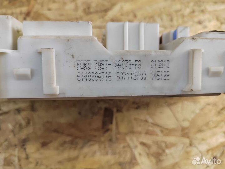 Салонный блок предохранителей Gem Ford focus 2