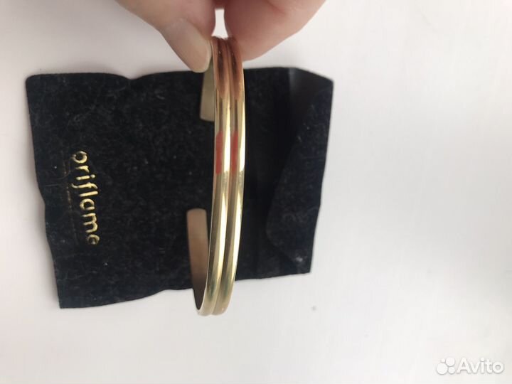 Бижутерия и кисть Oriflem