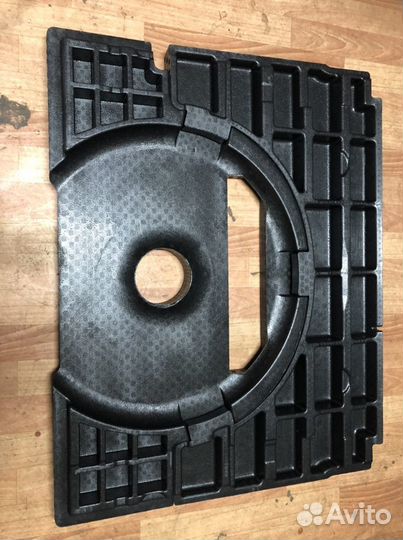 Пол багажника Opel Astra j Gtc