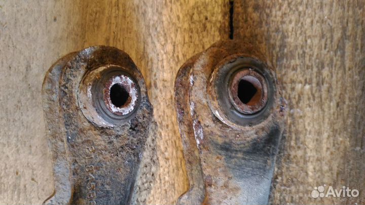 Верхние рычаги задней подвески Ford Maverick