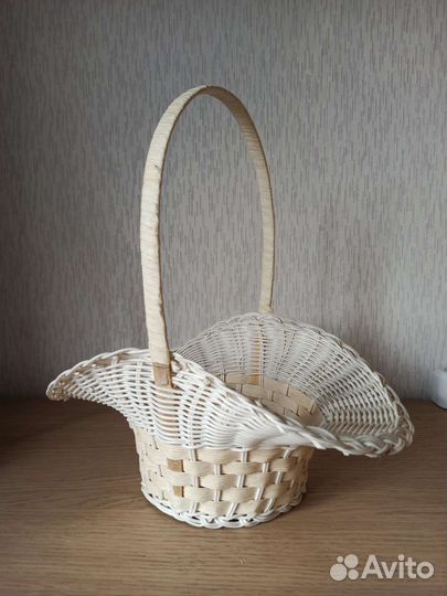 Корзины плетёные для букетов и подарков
