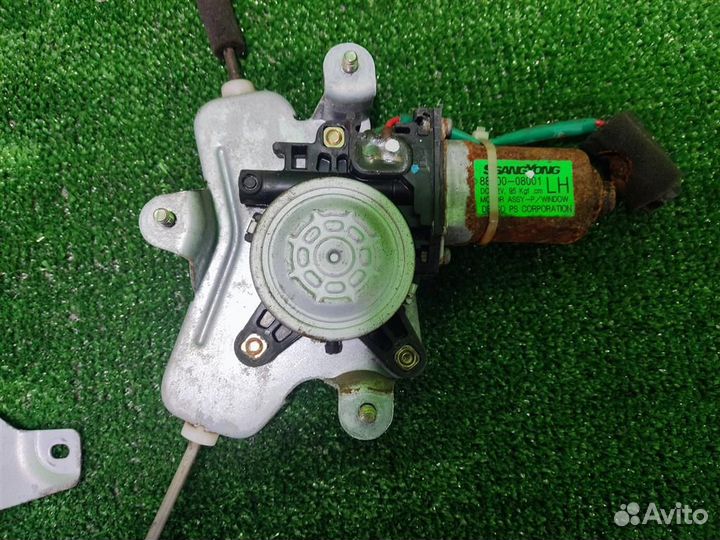 Стеклоподъемник задний левый Ssangyong Rexton 2005