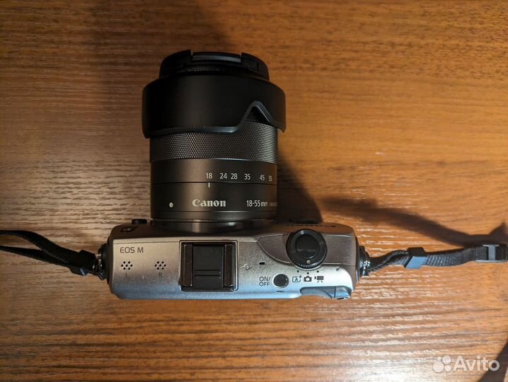 Canon EOS M, богатый комплект