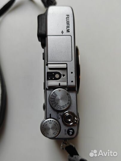 Продам фотоаппарат Fujifilm X-E2S body silver