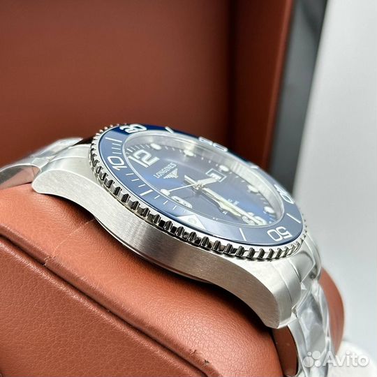 Часы Longines HydroConquest