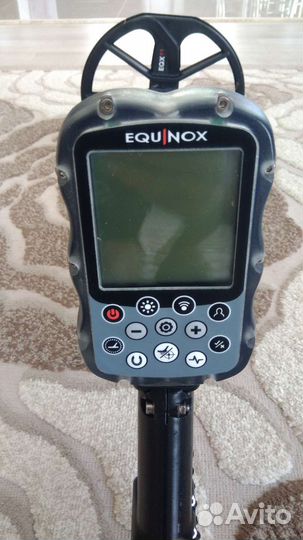 Металлоискатель в боксе Minelab Equinox 800