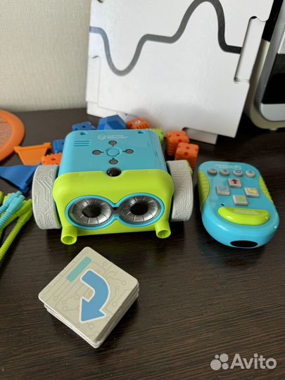 Робот ботли