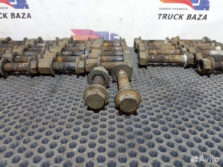 Комплект болтов опоры плиты седла Renault T