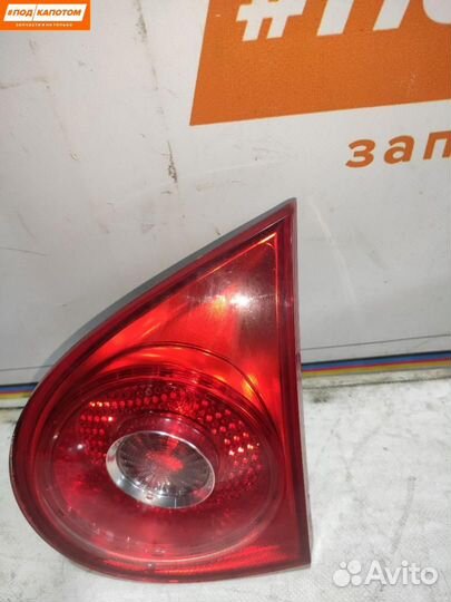 Фонарь крышки багажника правый Volkswagen Golf 5