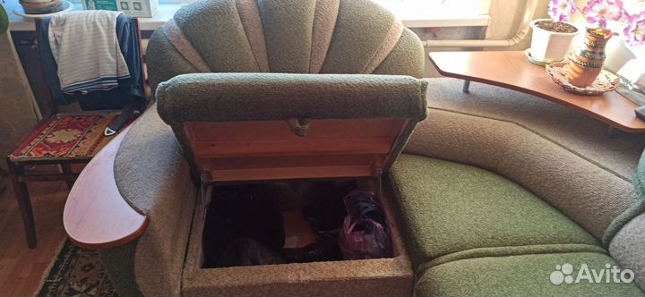 Большой угловой диван