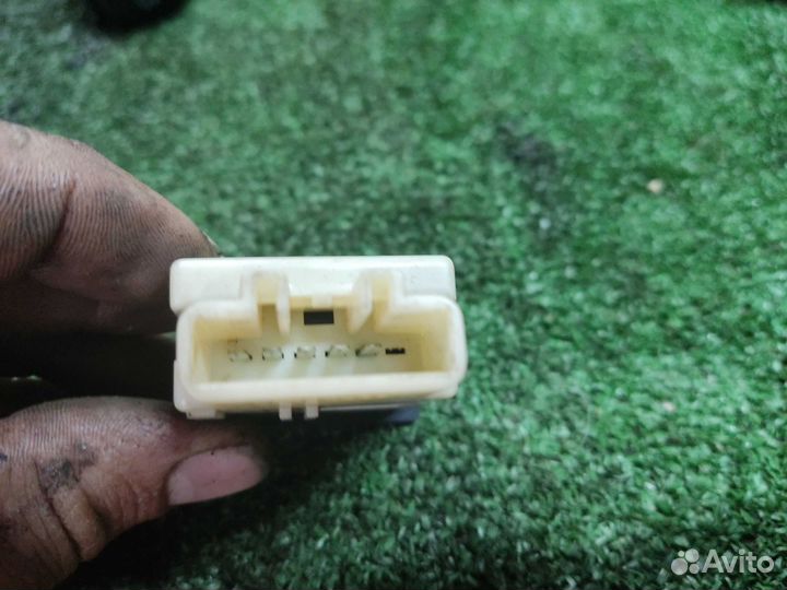 Кнопка режимов кпп Toyota Sprinter Marino 1993