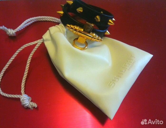 Кожаный браслет