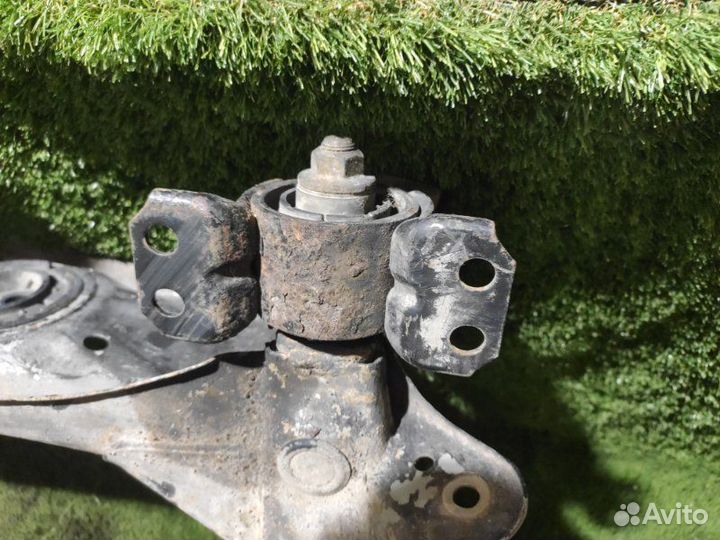 Балка подвески задняя Toyota Mark 2