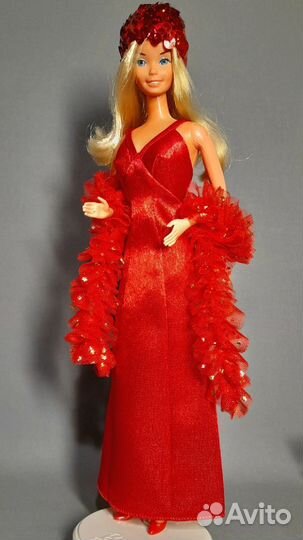Платье с боа на Барби