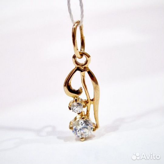 Золотая подвеска с камнем
