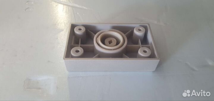 Опора пластиковая мебельная