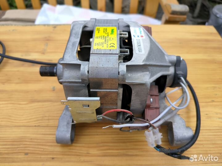 Двигатель от стиральной машины indesit